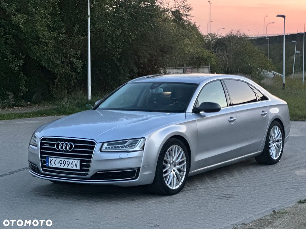 Audi A8 - 4