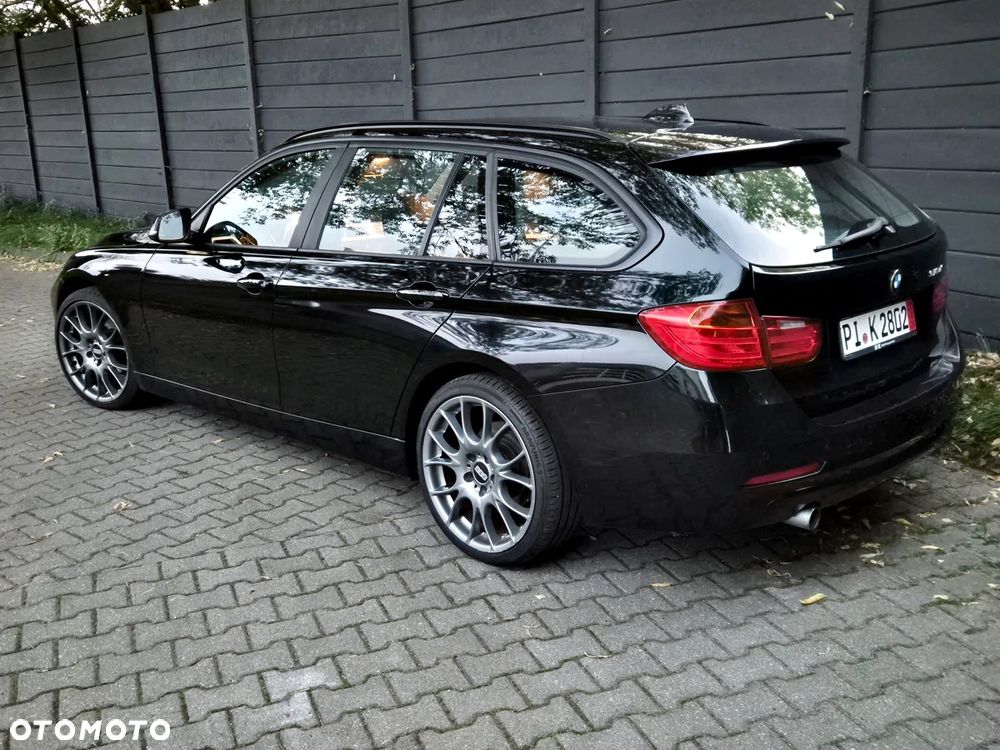 BMW Seria 3 318d DPF Edition Sport - 22