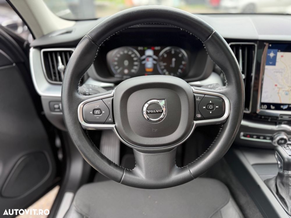 Volvo XC 60 D4 AWD Momentum - 28