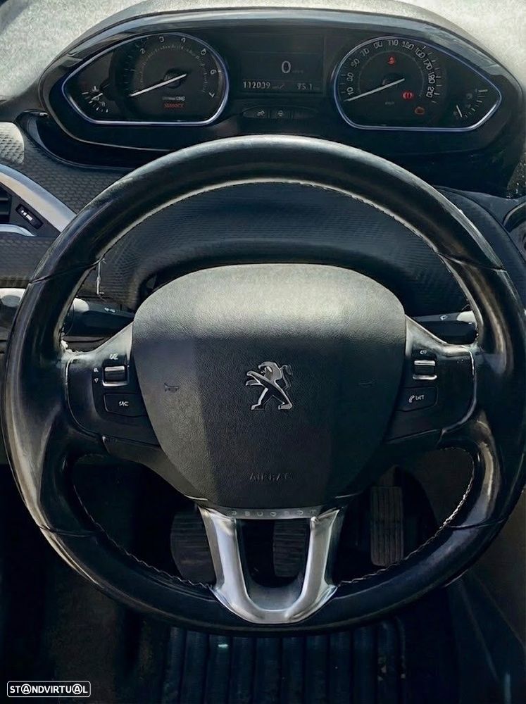 Peugeot 2008 1.2 PureTech Allure - 12