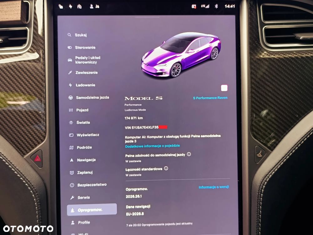 Tesla Model S - 8
