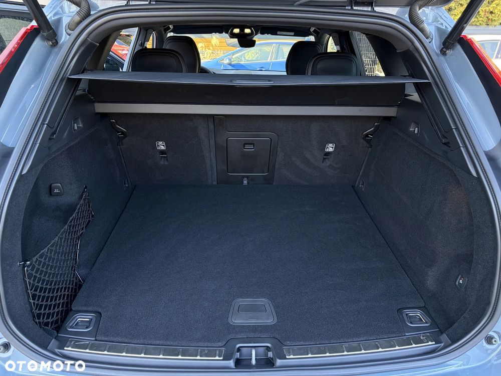 Volvo XC 60 B4 D Essential - 39