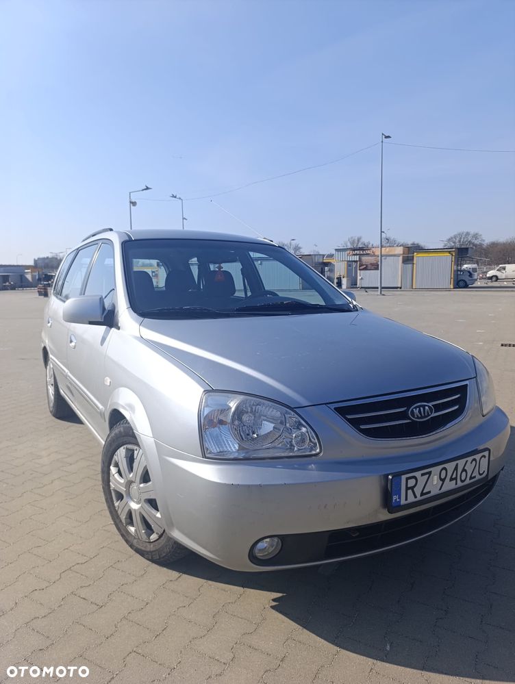 Kia Carens - 1