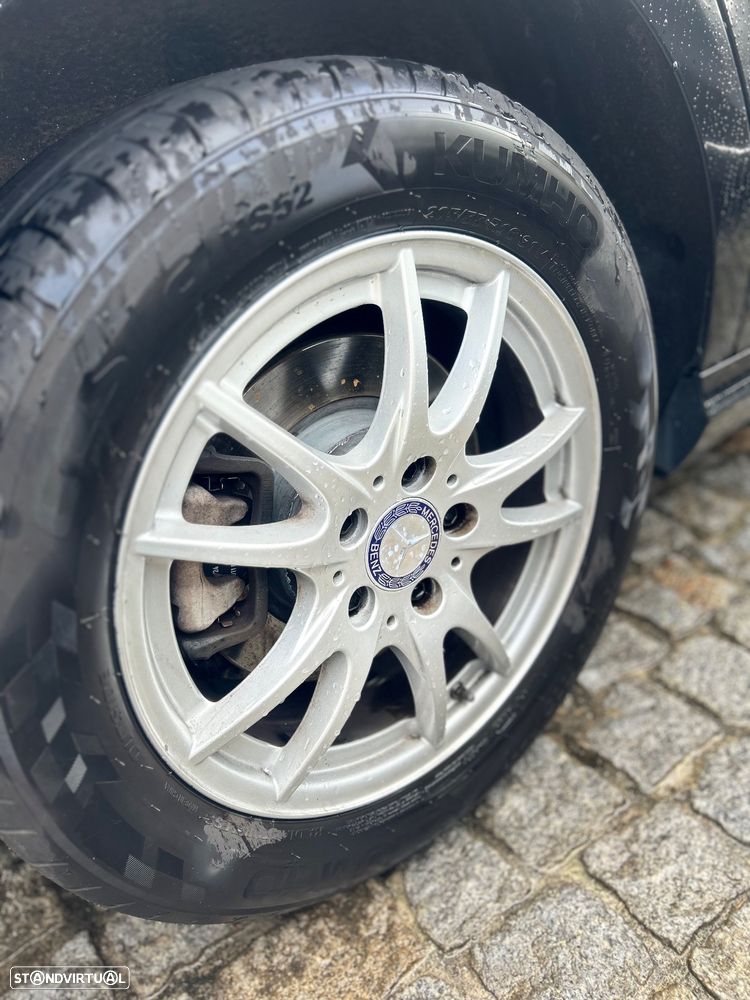 Mercedes-Benz CLA 180 d - 10