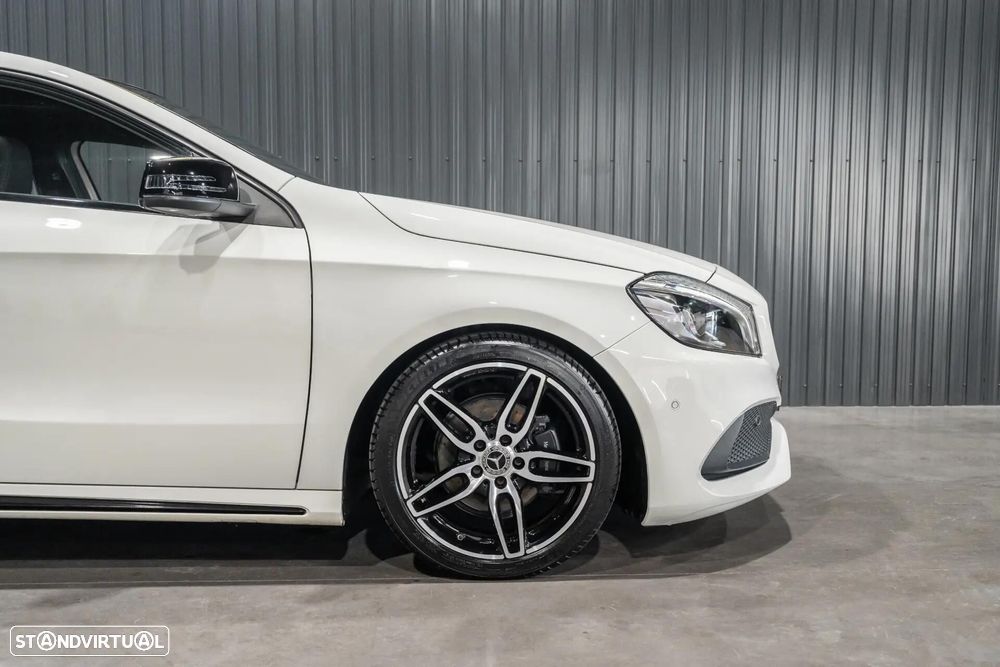 Mercedes-Benz A 180 AMG Line - 39