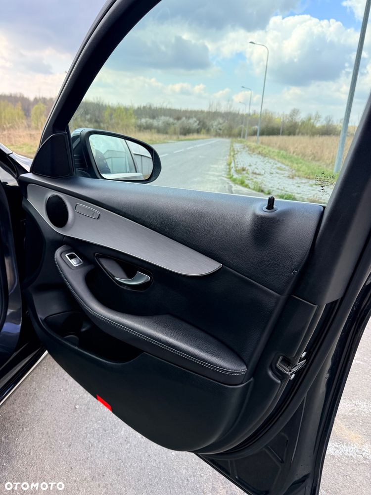 Mercedes-Benz Klasa C 220 d 4Matic 9G-TRONIC Avantgarde - 17