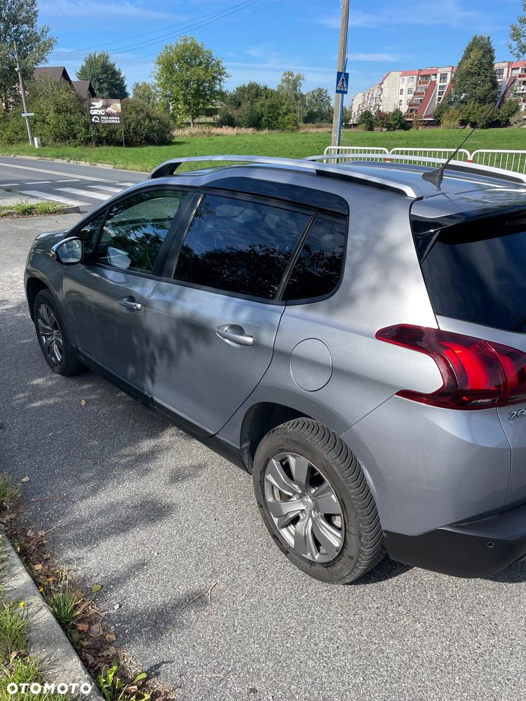 Peugeot 2008 1.2 Pure Tech Style - 3
