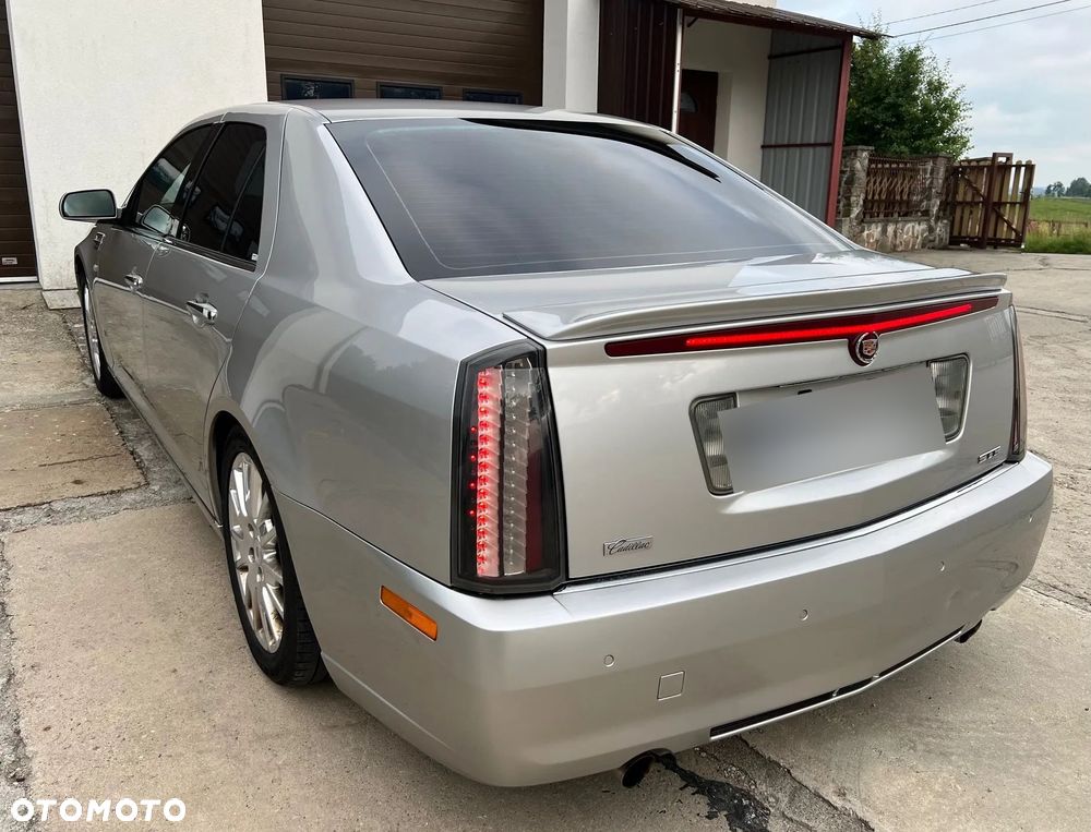 Cadillac STS - 20