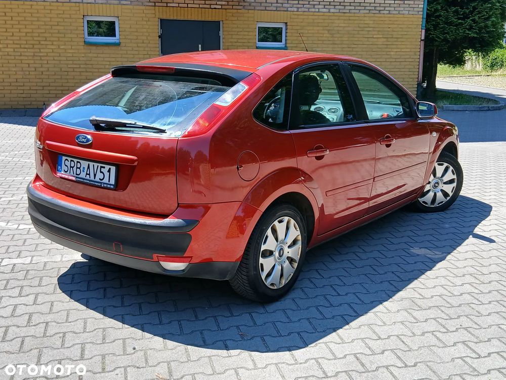 Ford Focus 1.6 Ambiente - 2