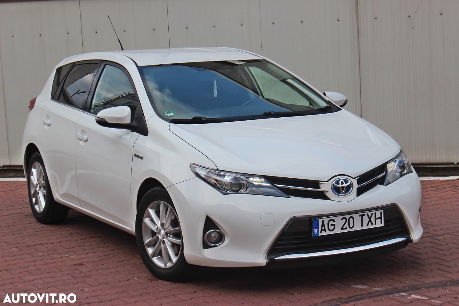 Toyota Auris 1.8 L VVT-i Hybrid Luna - 1