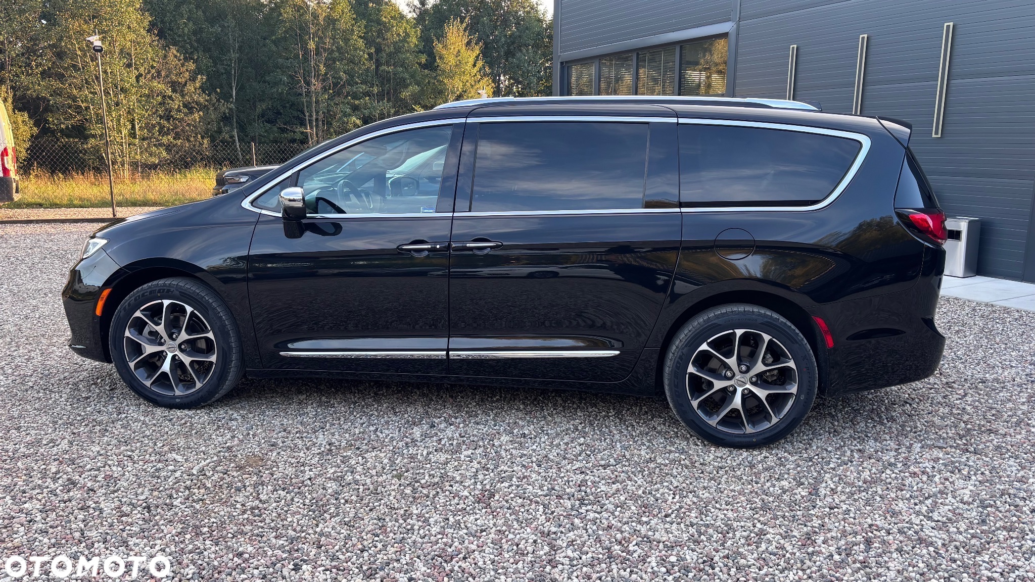Chrysler Pacifica - 7