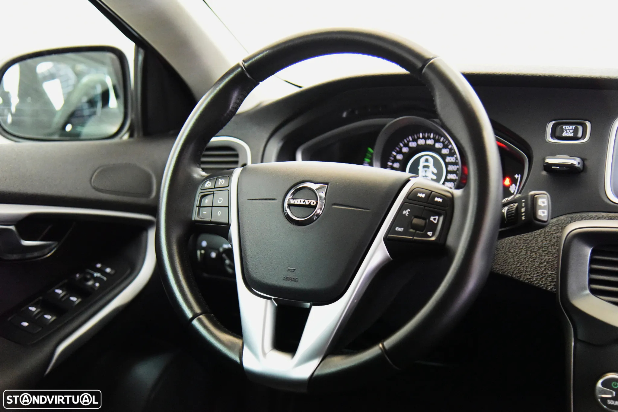 Volvo V40 2.0 D3 Momentum - 23