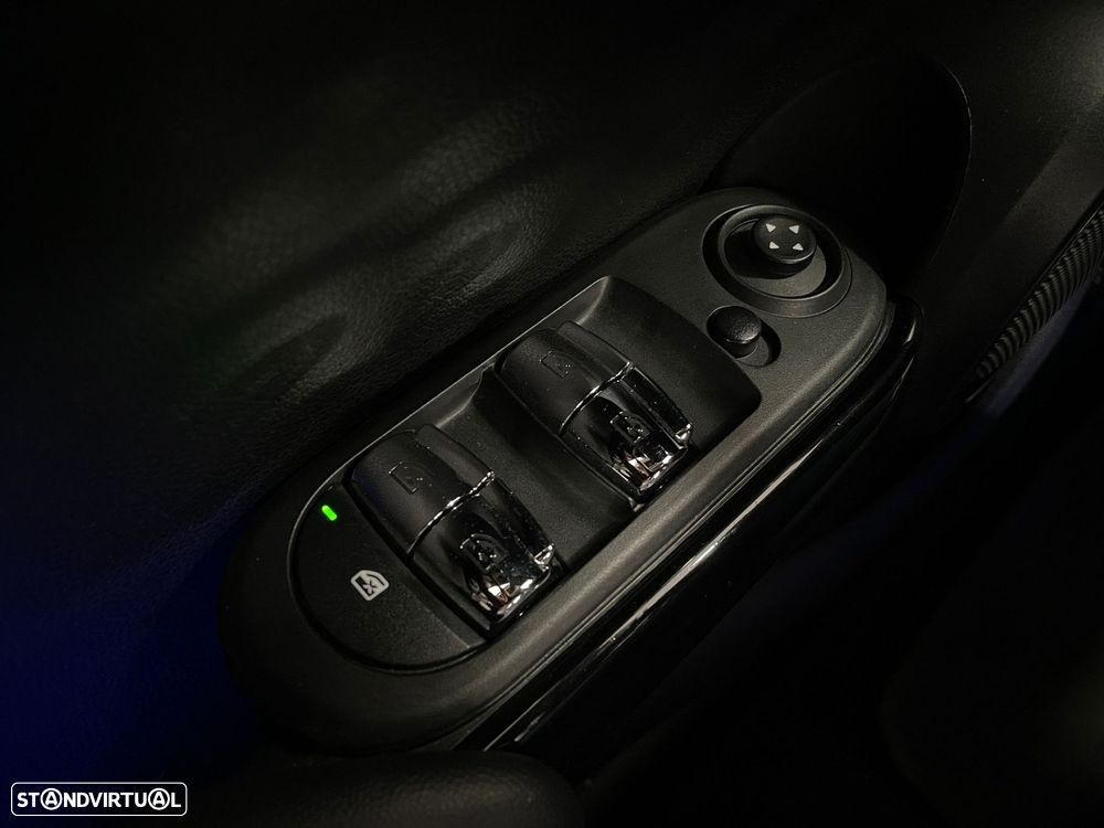 MINI 5 Portas Cooper D Aut. Seven - 36