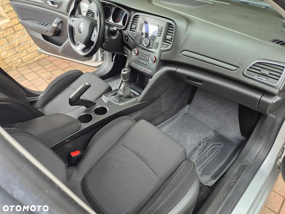 Renault Megane 1.5 Blue dCi Zen - 19