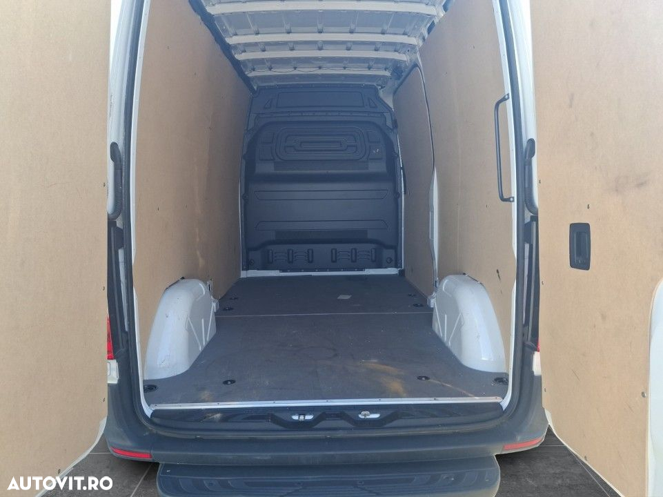 Mercedes-Benz Sprinter - 16