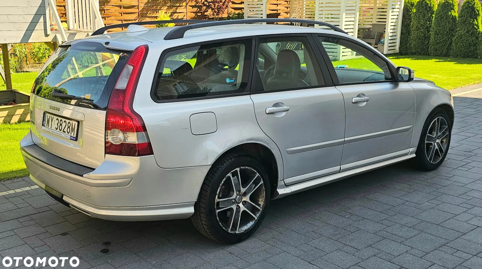 Volvo V50 2.0D R-Design Momentum - 4
