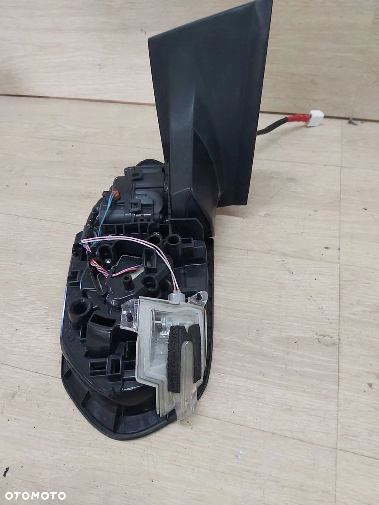 Toyota Prius IV 1,8 xw50 Lusterko prawe 10 pin asystent parkowania UK - 2