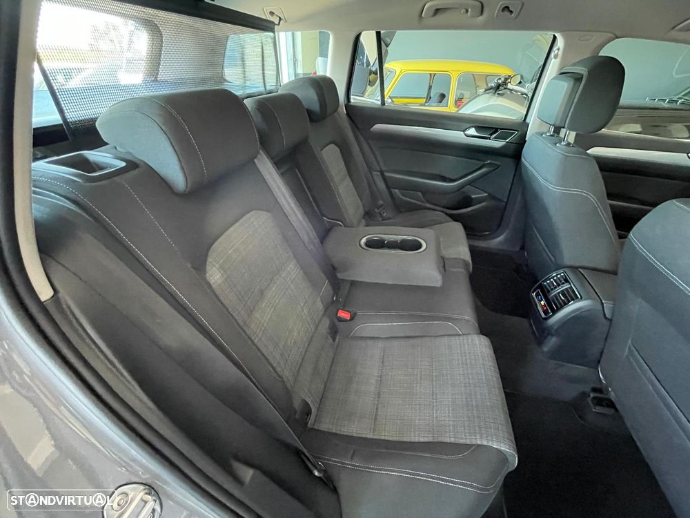 VW Passat Variant 2.0 TDi Business DSG - 20