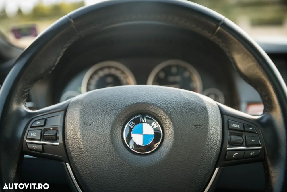 BMW Seria 5 520d - 12