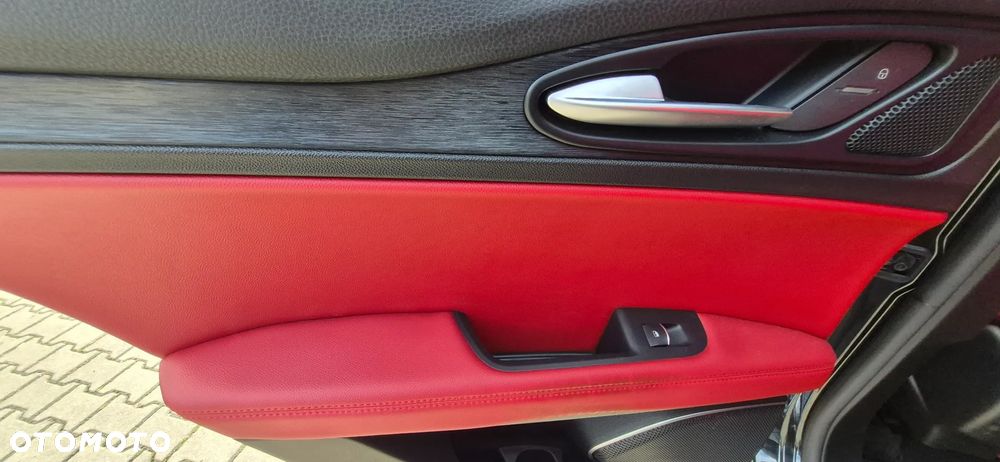 Alfa Romeo Stelvio - 21