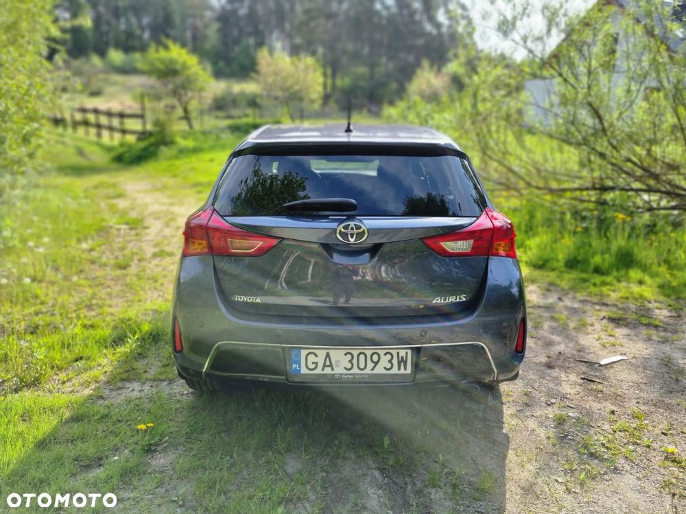 Toyota Auris 1.6 Premium + - 5
