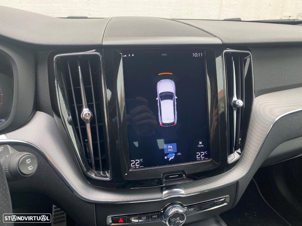 Volvo XC 60 2.0 D4 R-Design Geartronic - 14