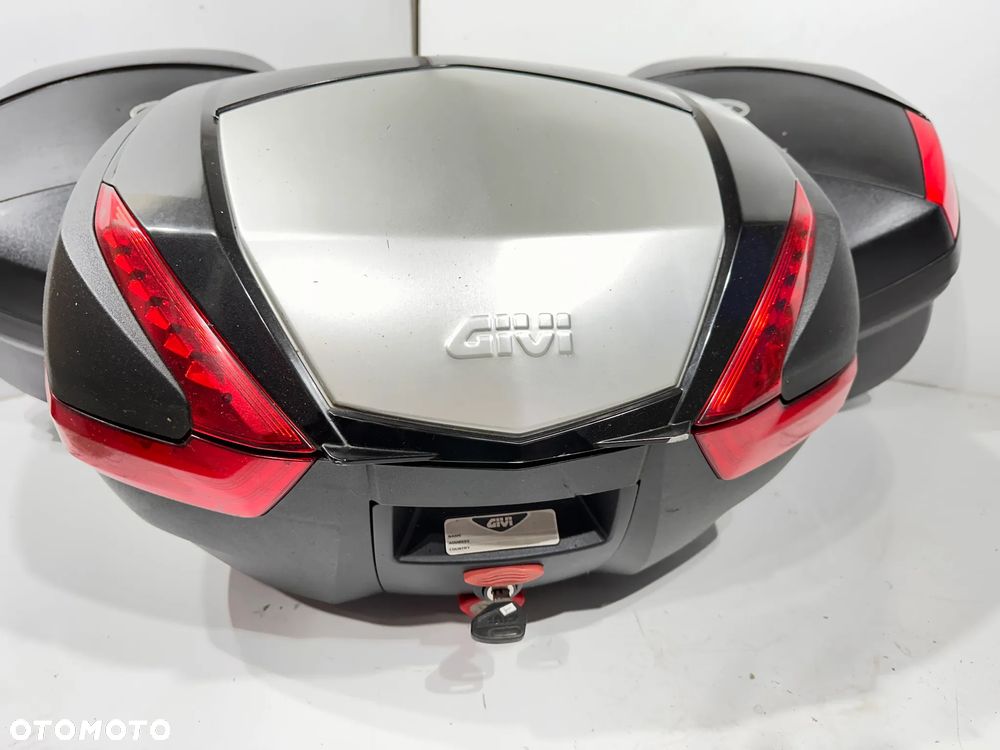 Kufer kufry kpl. Suzuki Gladius SFV 650 Givi V47 - 20