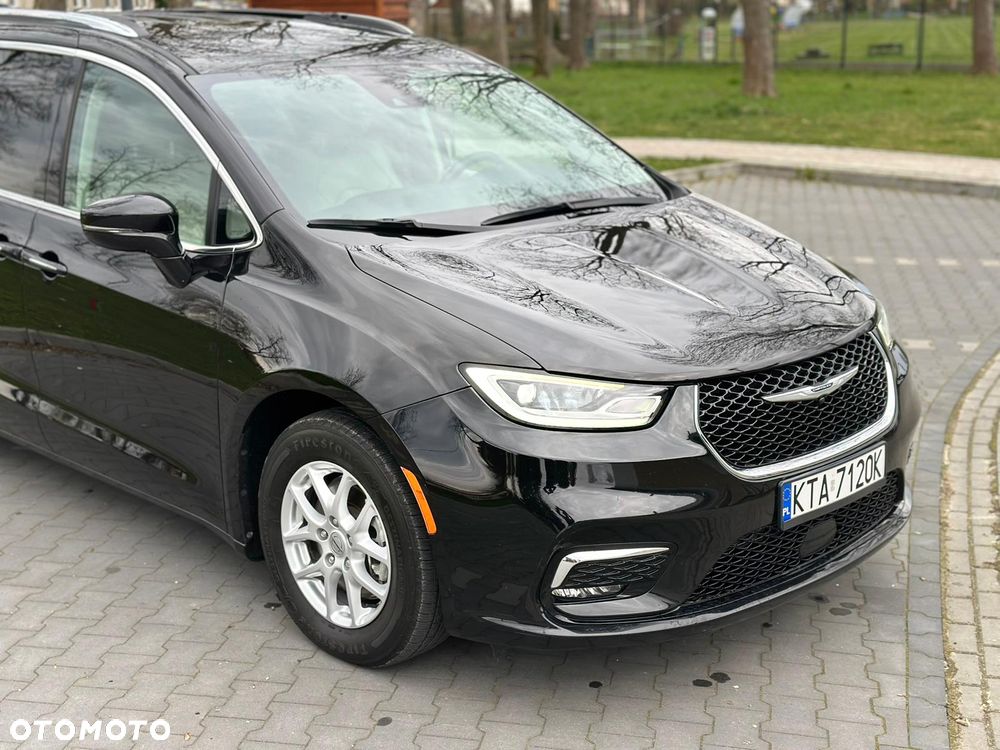 Chrysler Pacifica - 2