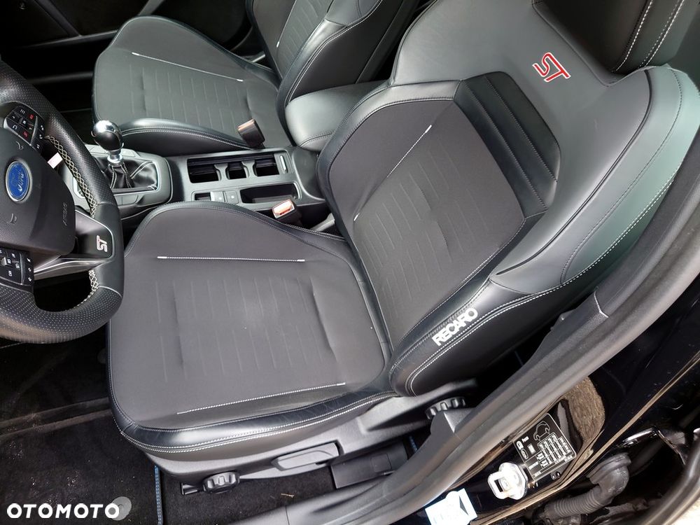 Ford Focus 2.0 EcoBlue ST - 15