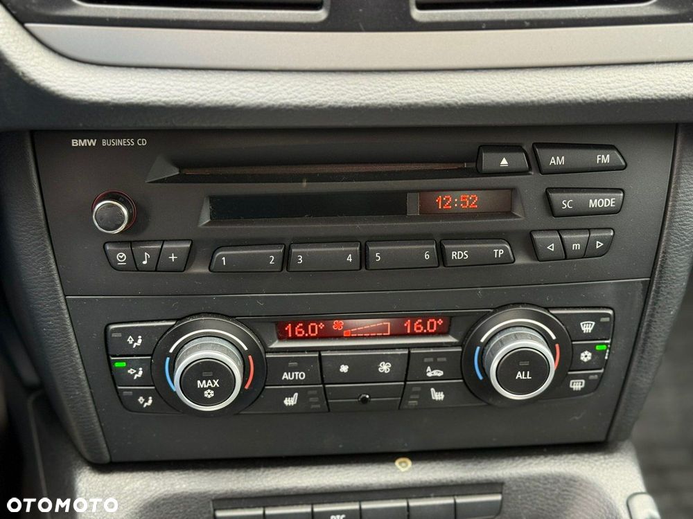 BMW X1 sDrive18i Sport Line - 24