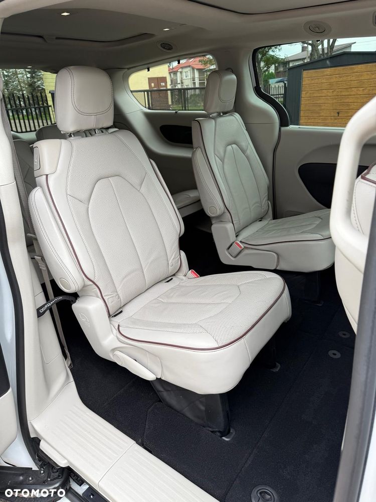 Chrysler Pacifica - 23