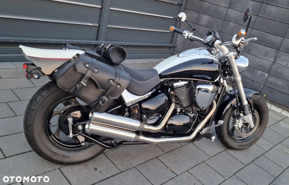 Suzuki Intruder - 11