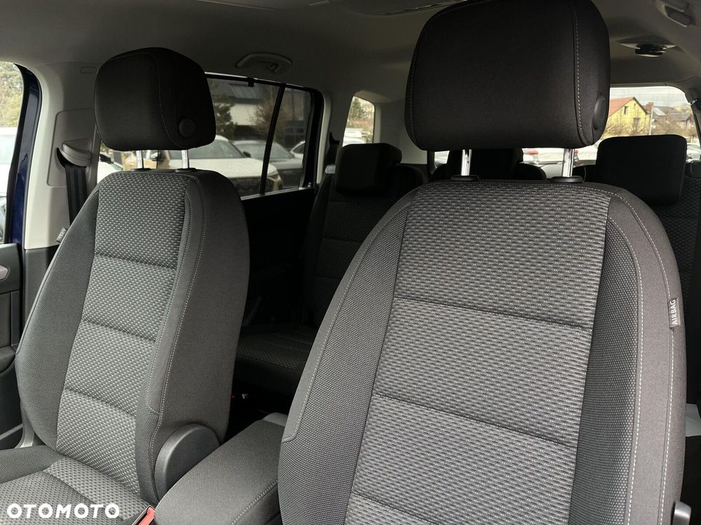 Volkswagen Touran - 17