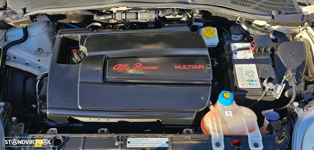 Alfa Romeo MiTo 1.4 MultiAir Distinctive - 17