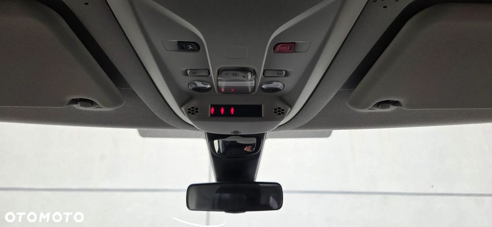 Peugeot Rifter 1.5 BlueHDI Active - 28