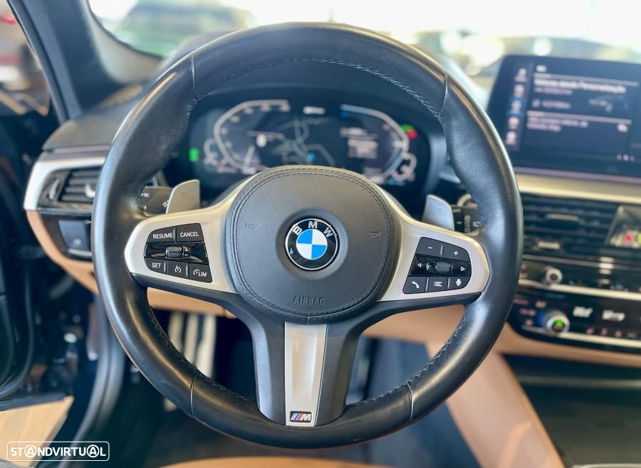 BMW 530 e Pack Desportivo M - 19