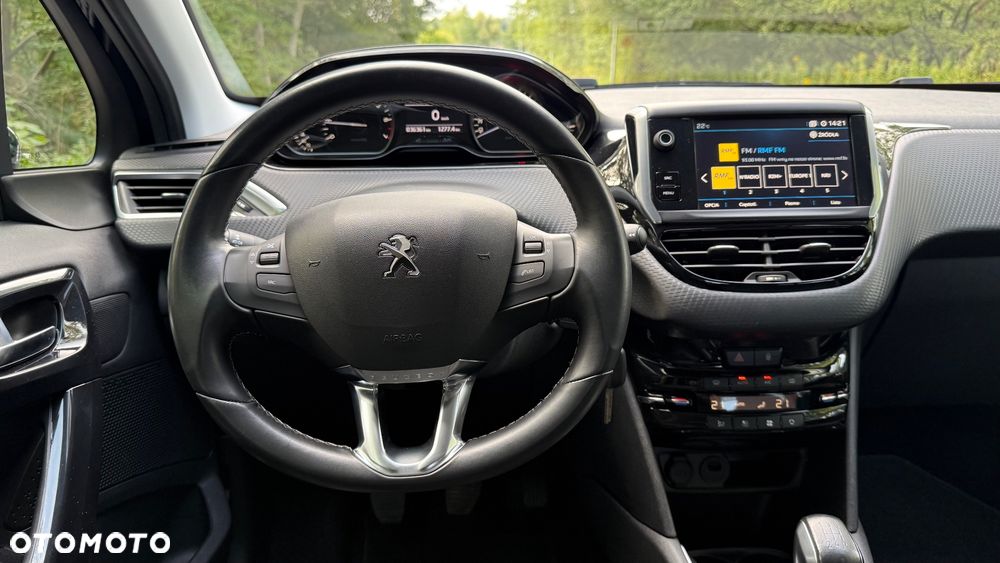 Peugeot 208 PureTech 82 Start & Stop Allure - 11