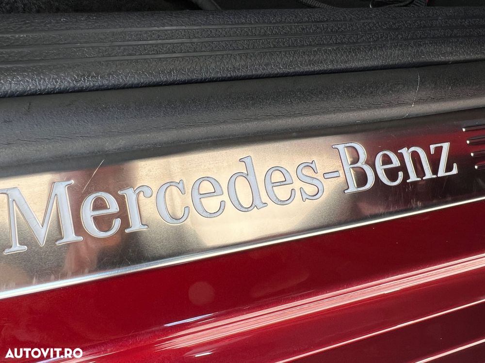 Mercedes-Benz E 200 4MATIC Aut. - 33