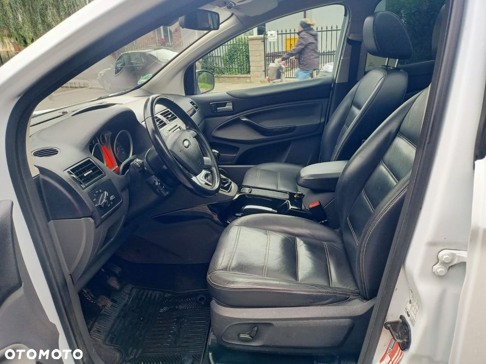 Ford Kuga 2.0 TDCi 4x4 Titanium - 9
