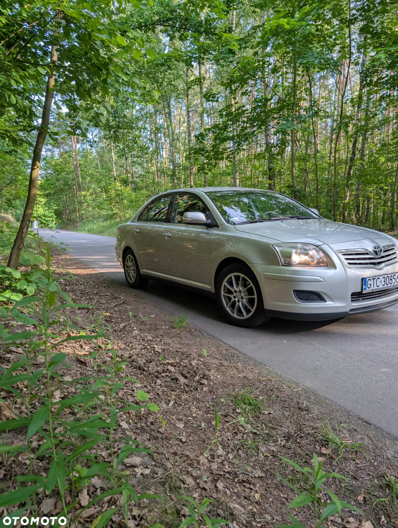Toyota Avensis 1.8 VVT-i Luna - 2