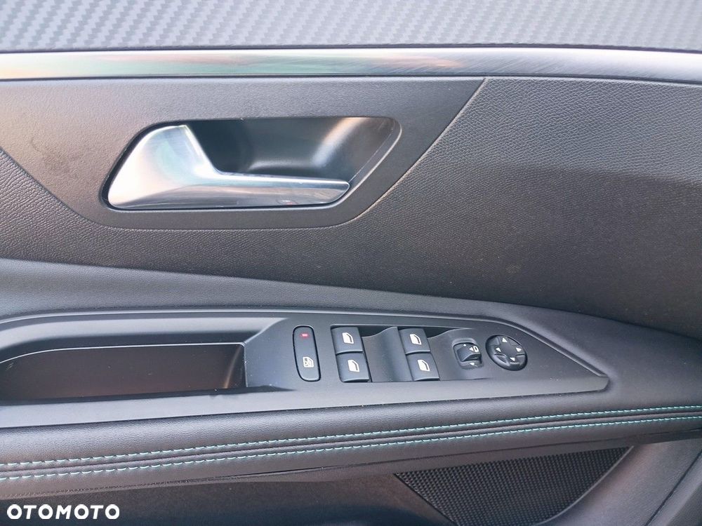 Peugeot 3008 1.2 PureTech Allure Pack S&S EAT8 - 17