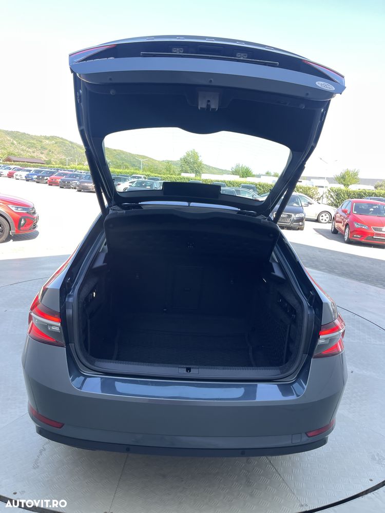 Skoda Superb 2.0 TDI DSG Selection - 22