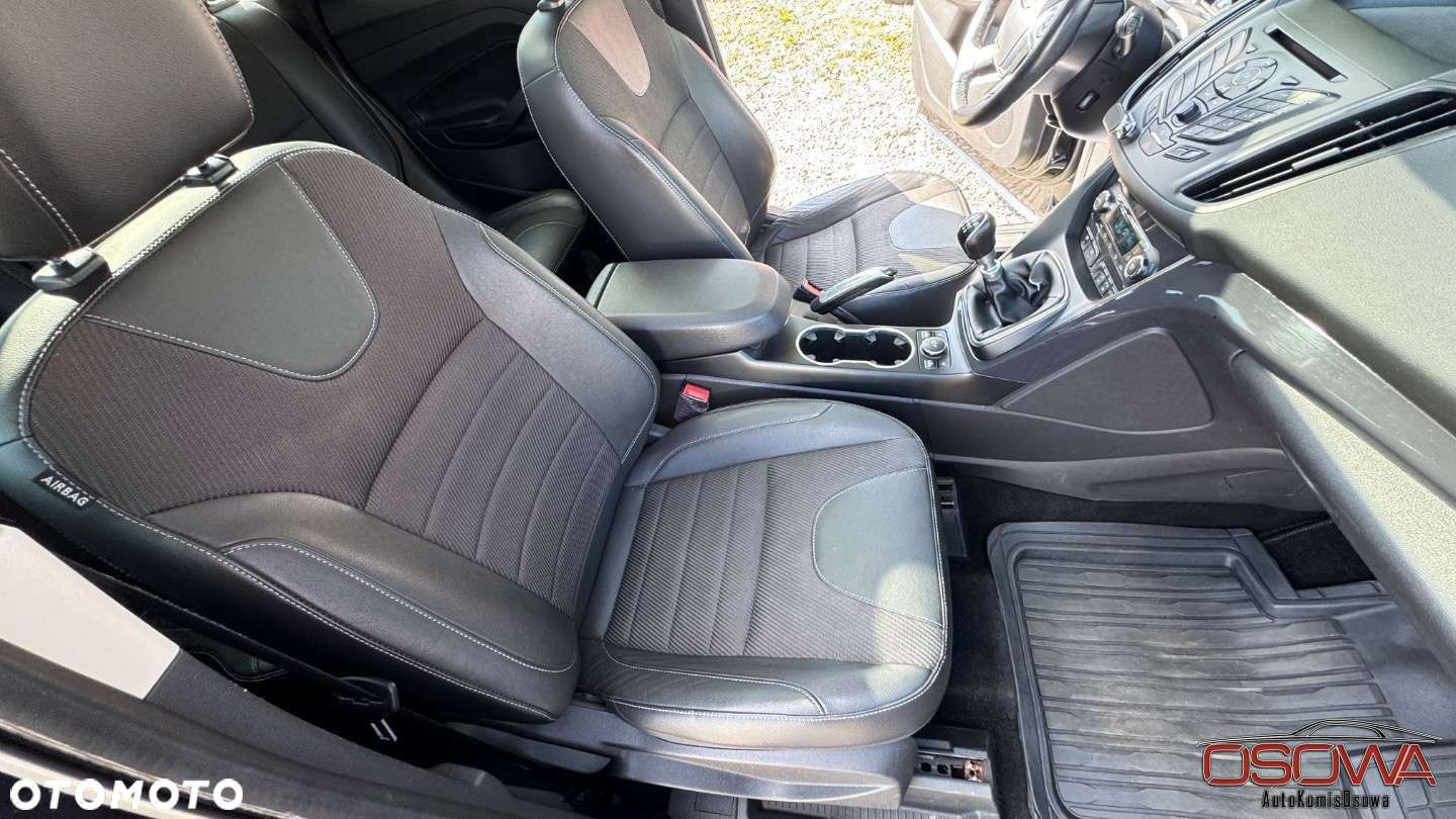Ford Kuga - 32