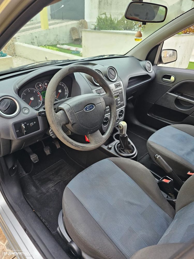 Ford Fiesta - 13