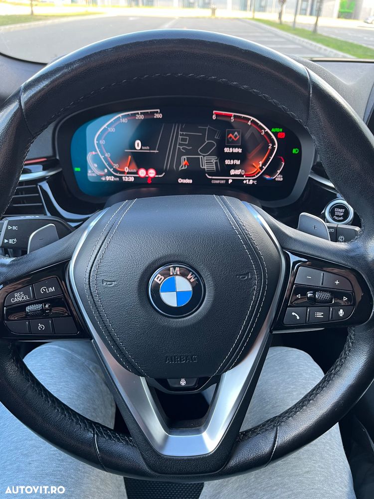 BMW Seria 5 520d AT MHEV - 12
