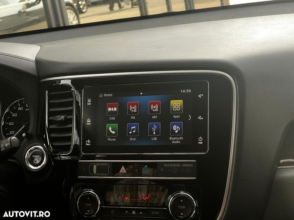 Mitsubishi Outlander - 12