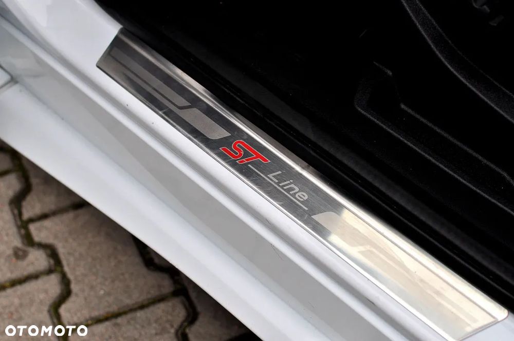 Ford Kuga 1.5 EcoBoost 2x4 ST-Line - 19