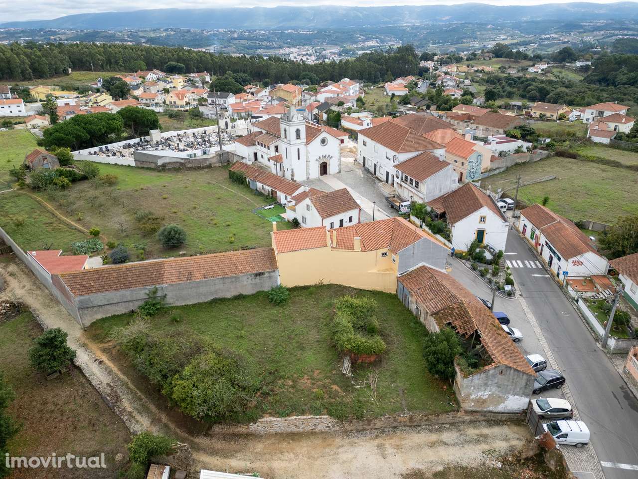 Moradia T3 para recuperação com terreno em Vestiaria - Alcobaça - Grande imagem: 3/11