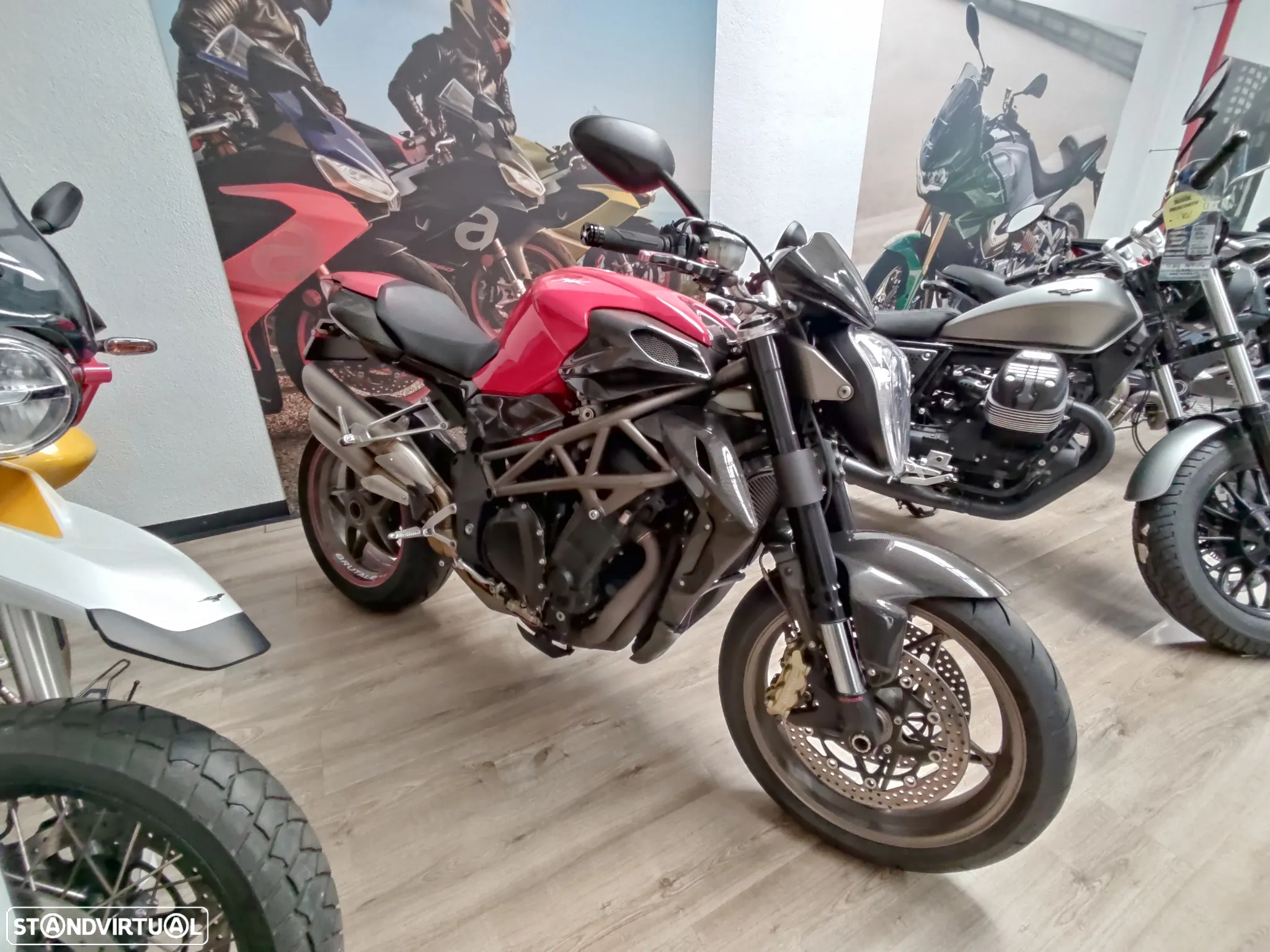 MV Agusta Brutale 990 R - 3