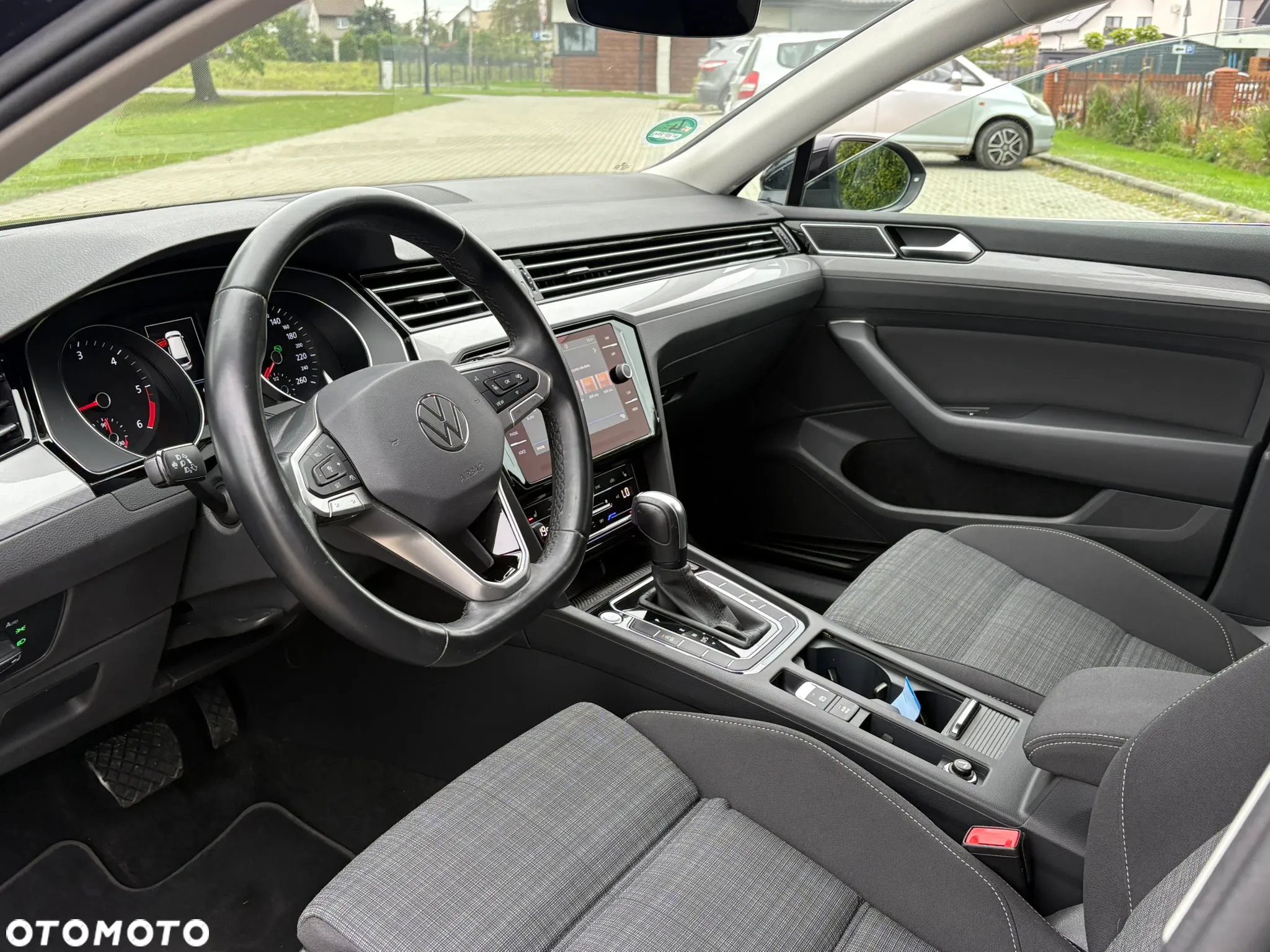 Volkswagen Passat Variant 2.0 TDI SCR DSG Conceptline - 9